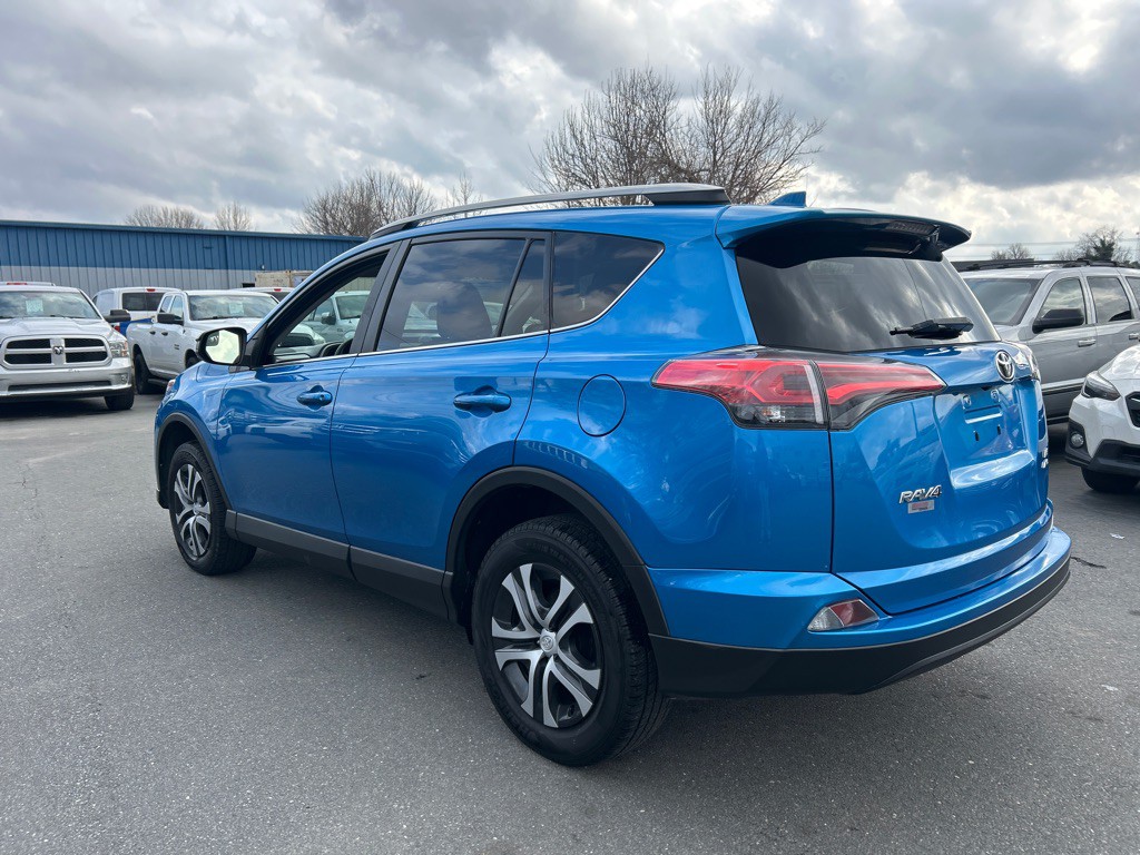2017 Toyota Rav4 Image 7