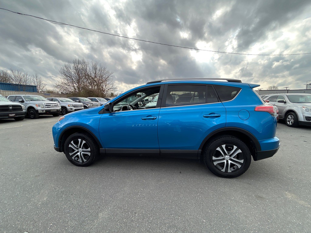 2017 Toyota Rav4 Image 8