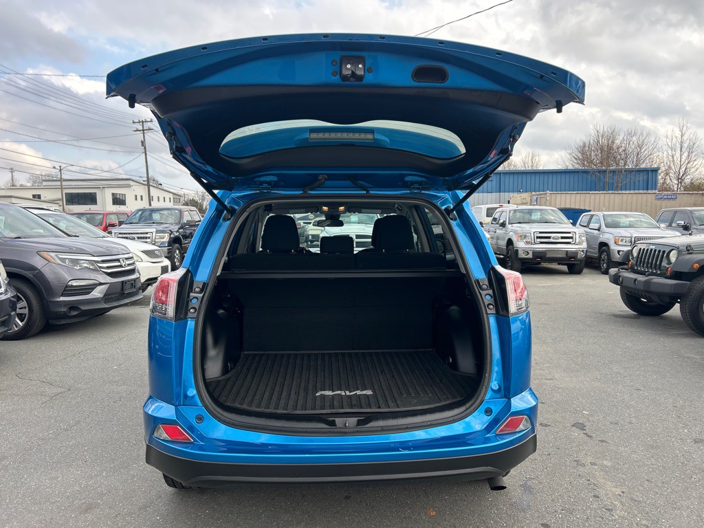 2017 Toyota Rav4 Image 10