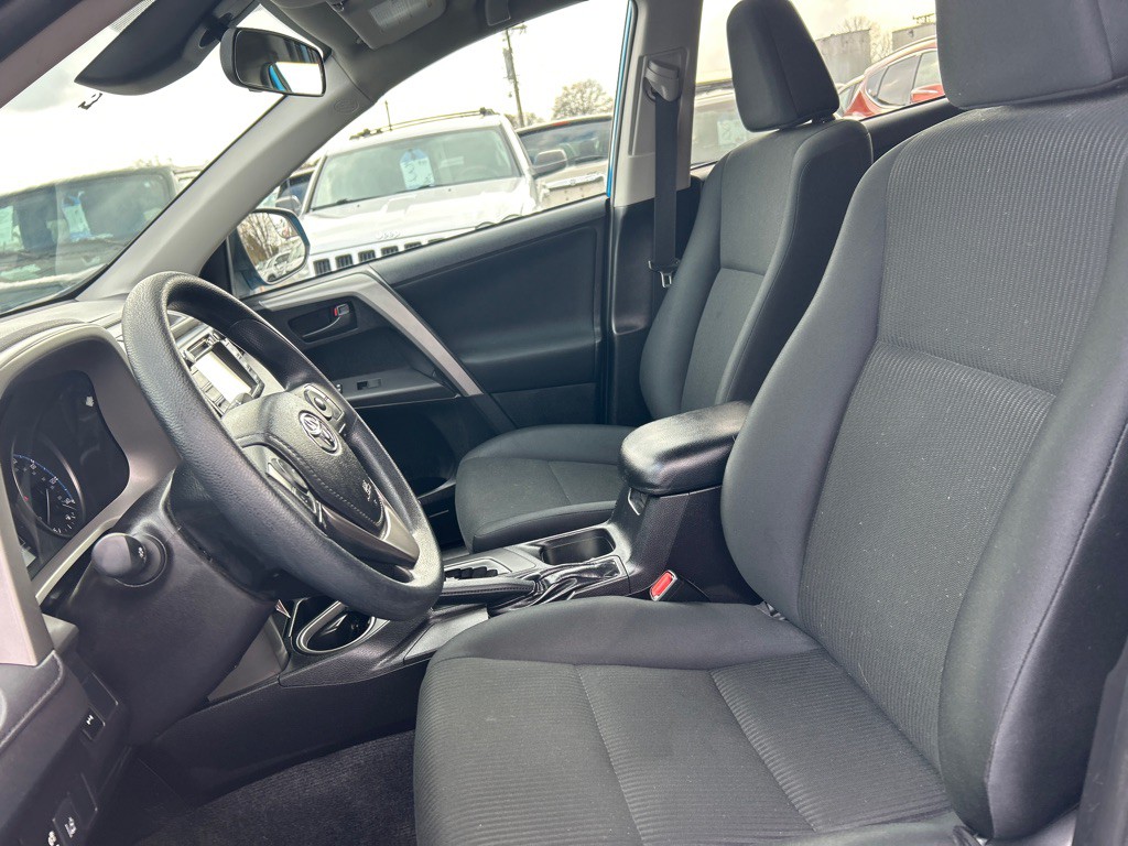 2017 Toyota Rav4 Image 12
