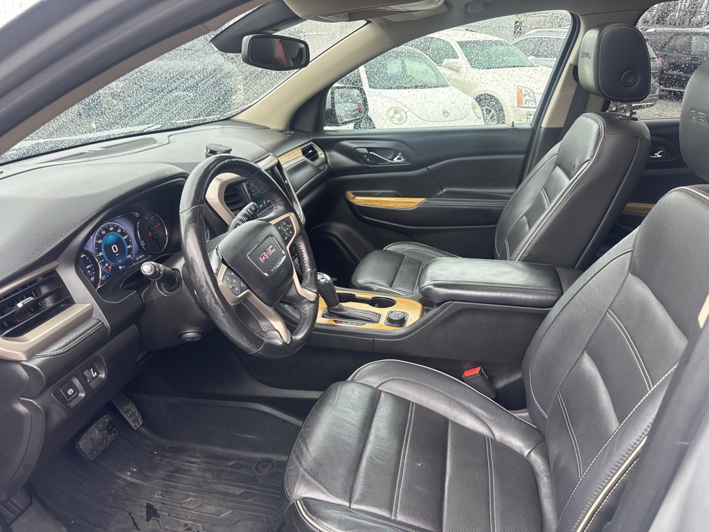 2017 GMC Acadia Image 11