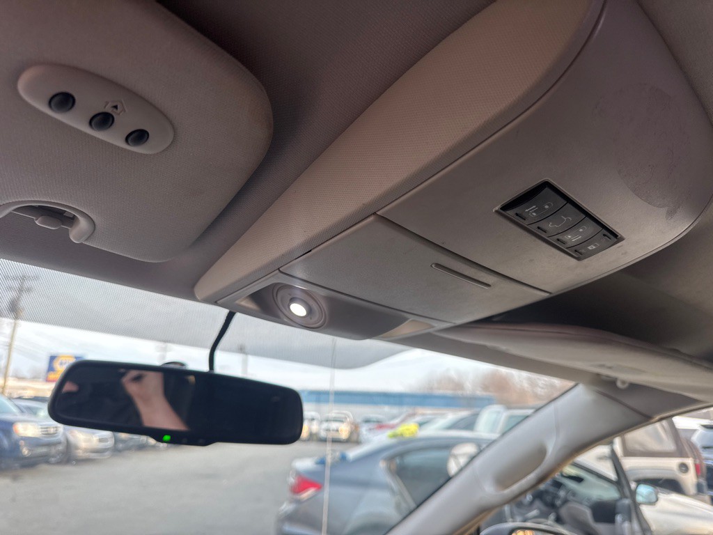 2016 Chrysler Town & Country Image 13