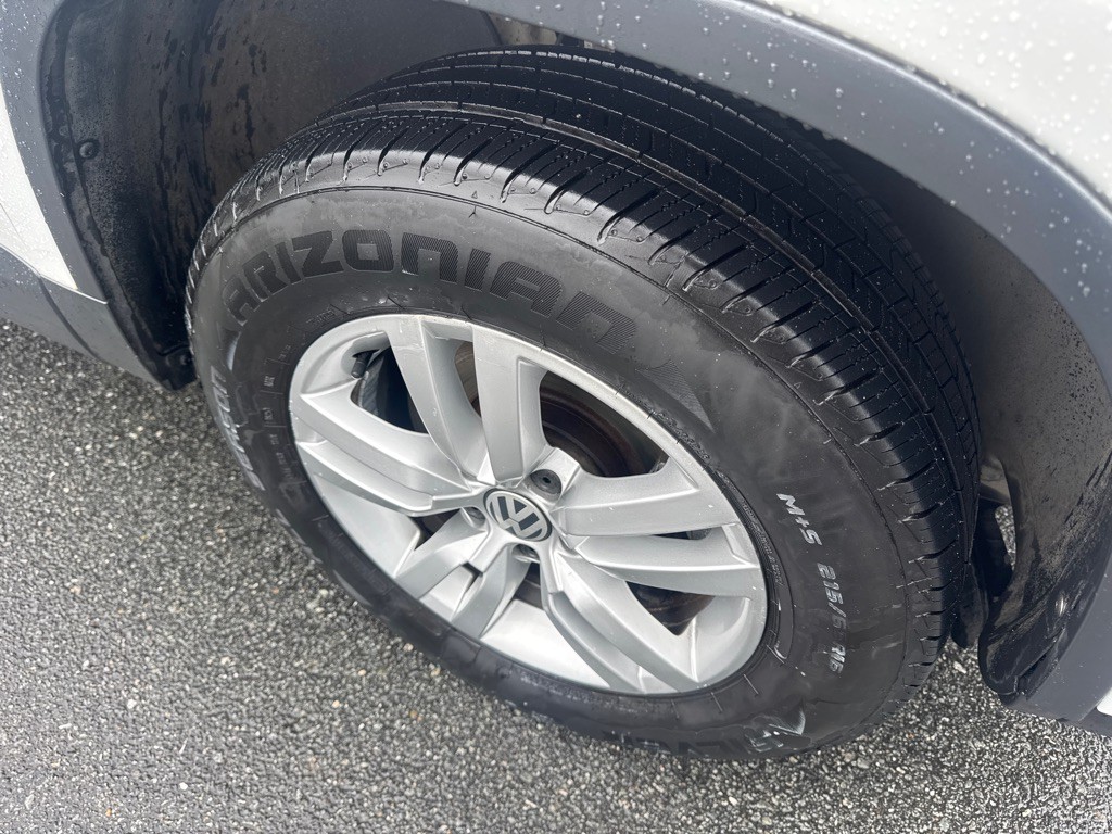 2017 Volkswagen Tiguan Image 8