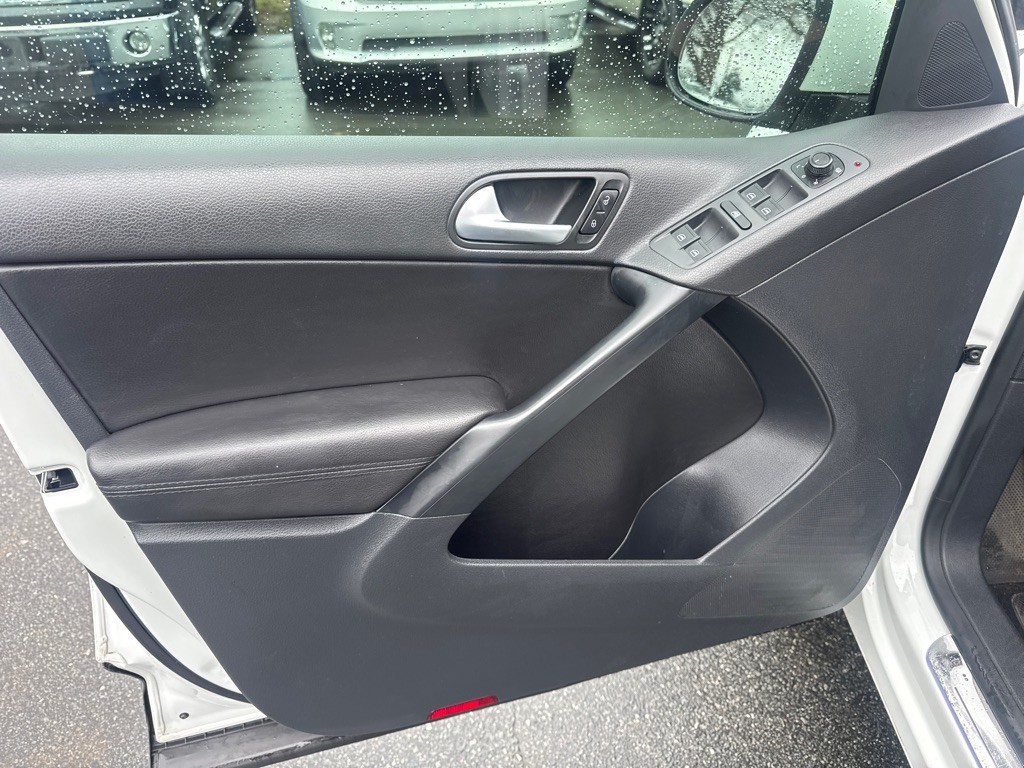 2017 Volkswagen Tiguan Image 11