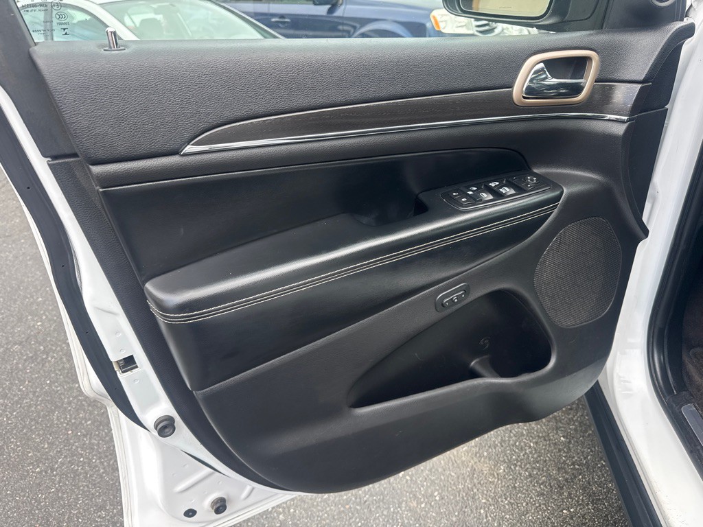 2016 Jeep Grand Cherokee Image 11