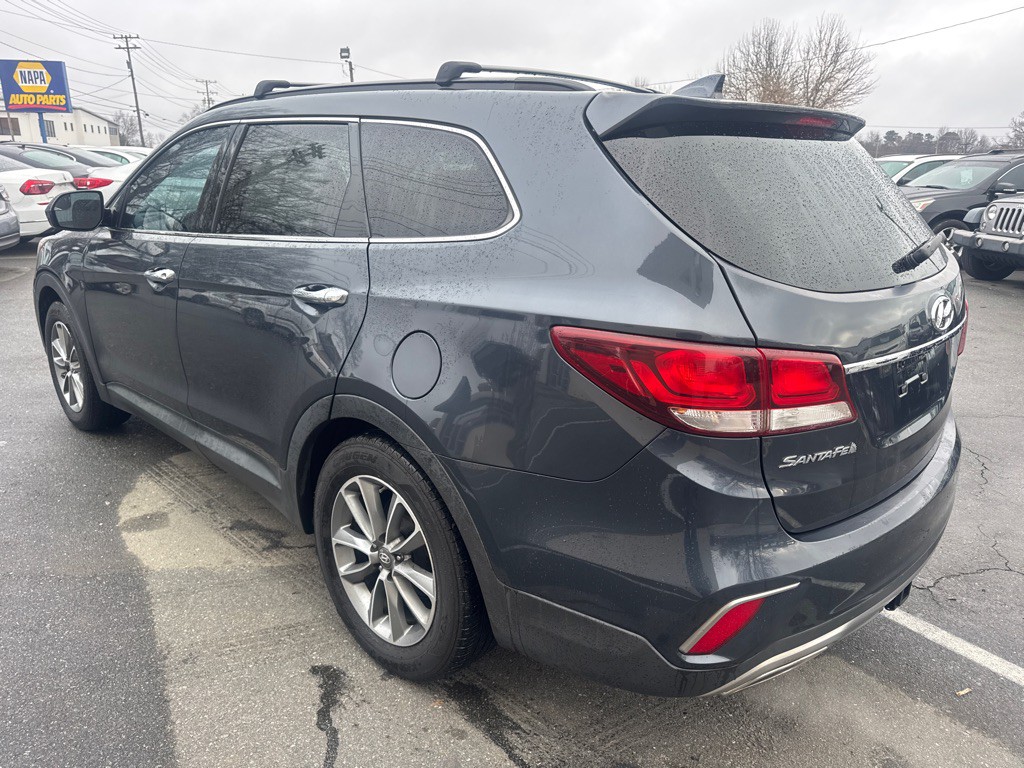2017 Hyundai Santa Fe Image 3