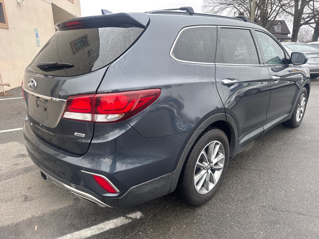 2017 Hyundai Santa Fe Image 5