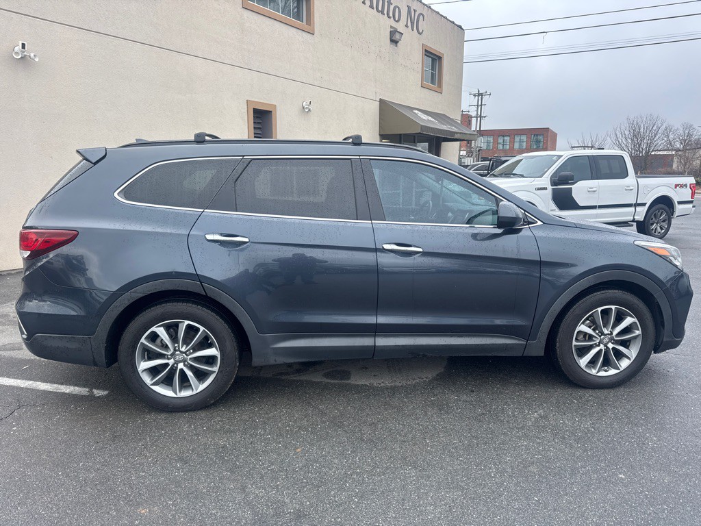 2017 Hyundai Santa Fe Image 6