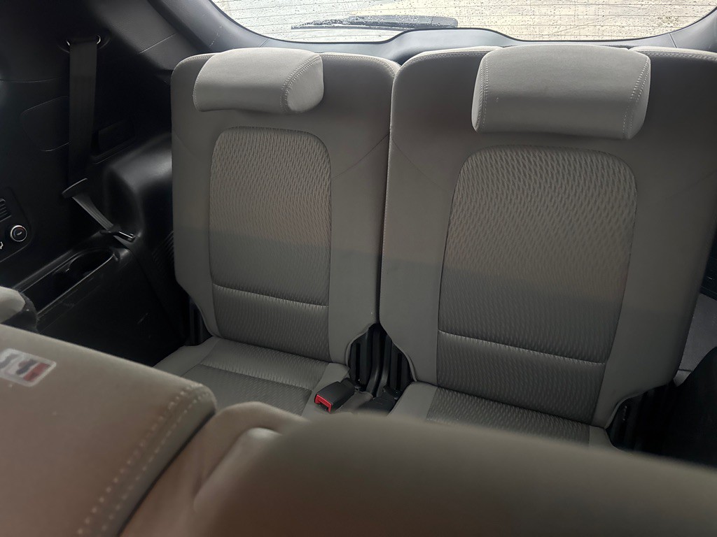 2017 Hyundai Santa Fe Image 11