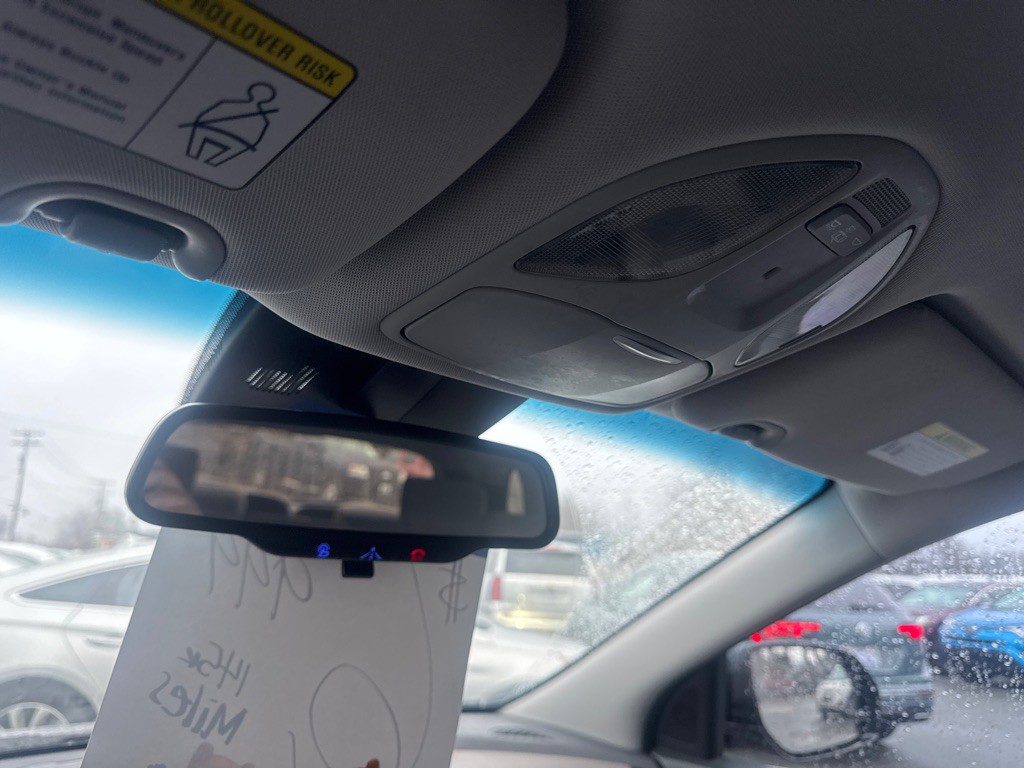 2017 Hyundai Santa Fe Image 19