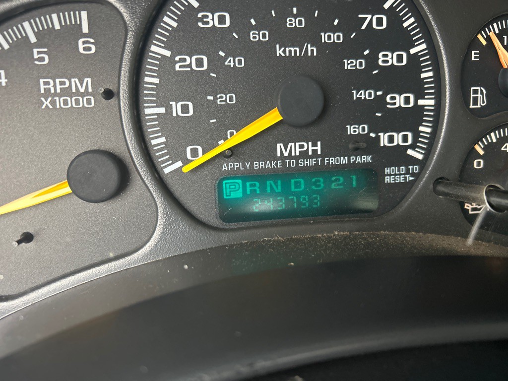 2001 Chevrolet Silverado 1500 Image 16