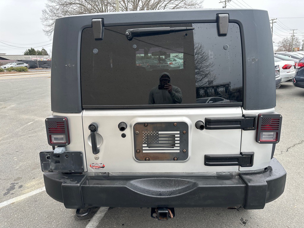 2010 Jeep Wrangler Image 4