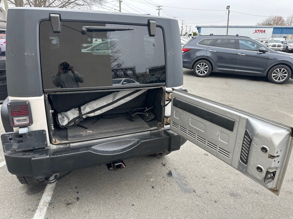 2010 Jeep Wrangler Image 14