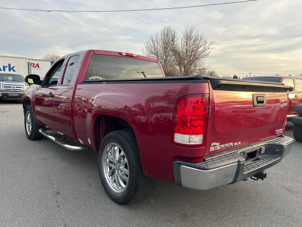 2007 GMC Sierra Image 7