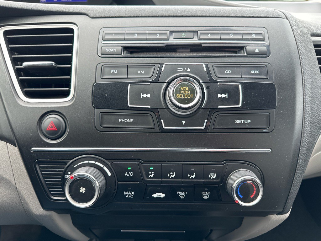 2015 Honda Civic Image 16