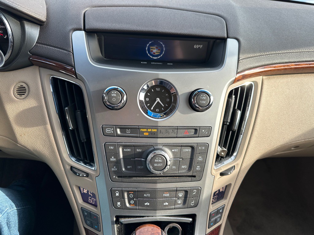 2011 Cadillac CTS Image 16