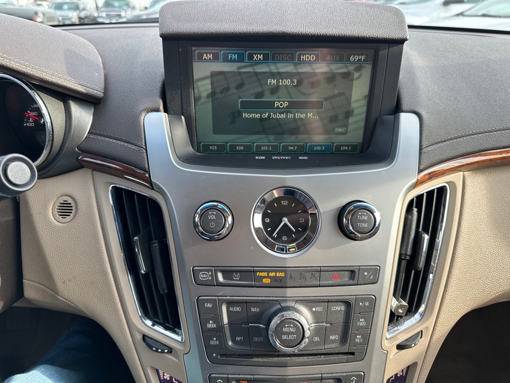 2011 Cadillac CTS Image 17