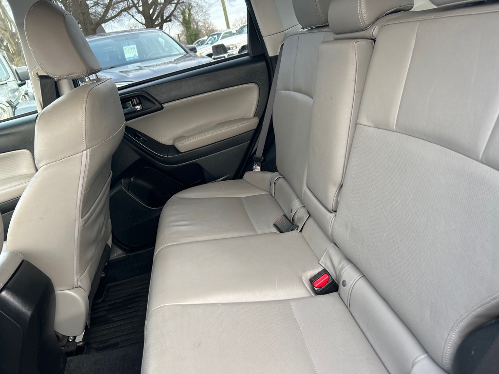 2014 Subaru Forester Image 12