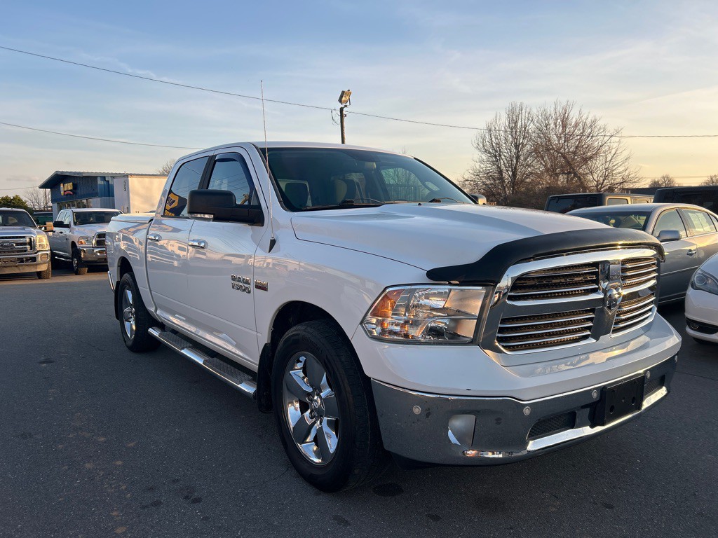 2014 RAM 1500 Image 3