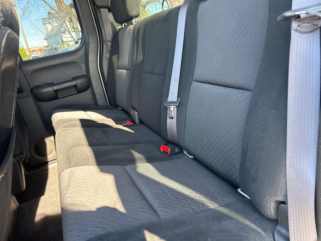 2011 Chevrolet Silverado 1500 Image 12