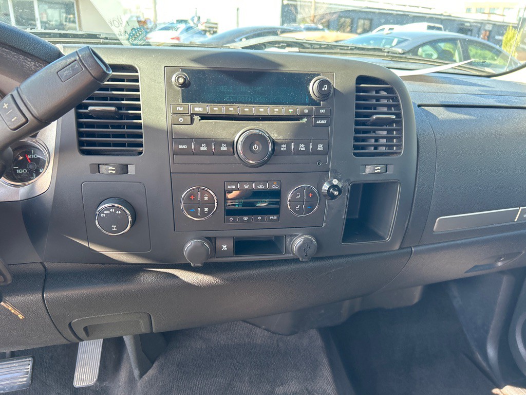 2011 Chevrolet Silverado 1500 Image 15