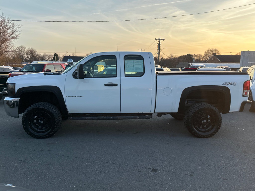 2008 Chevrolet Silverado 1500 Image 2