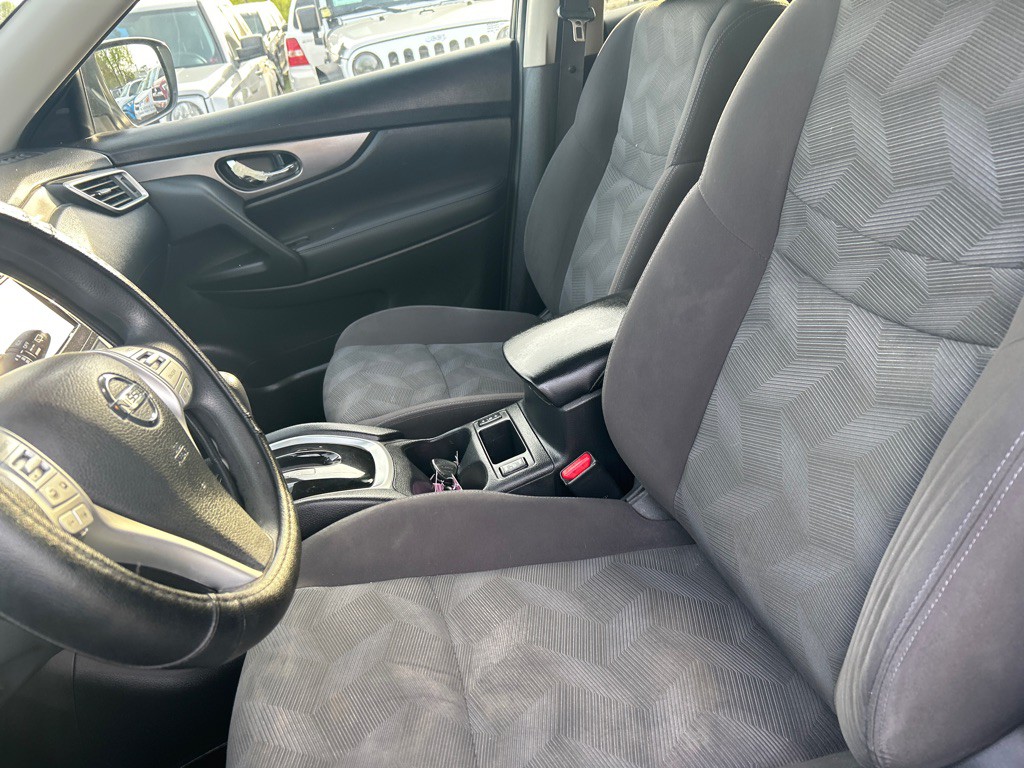 2016 Nissan Rogue Image 10