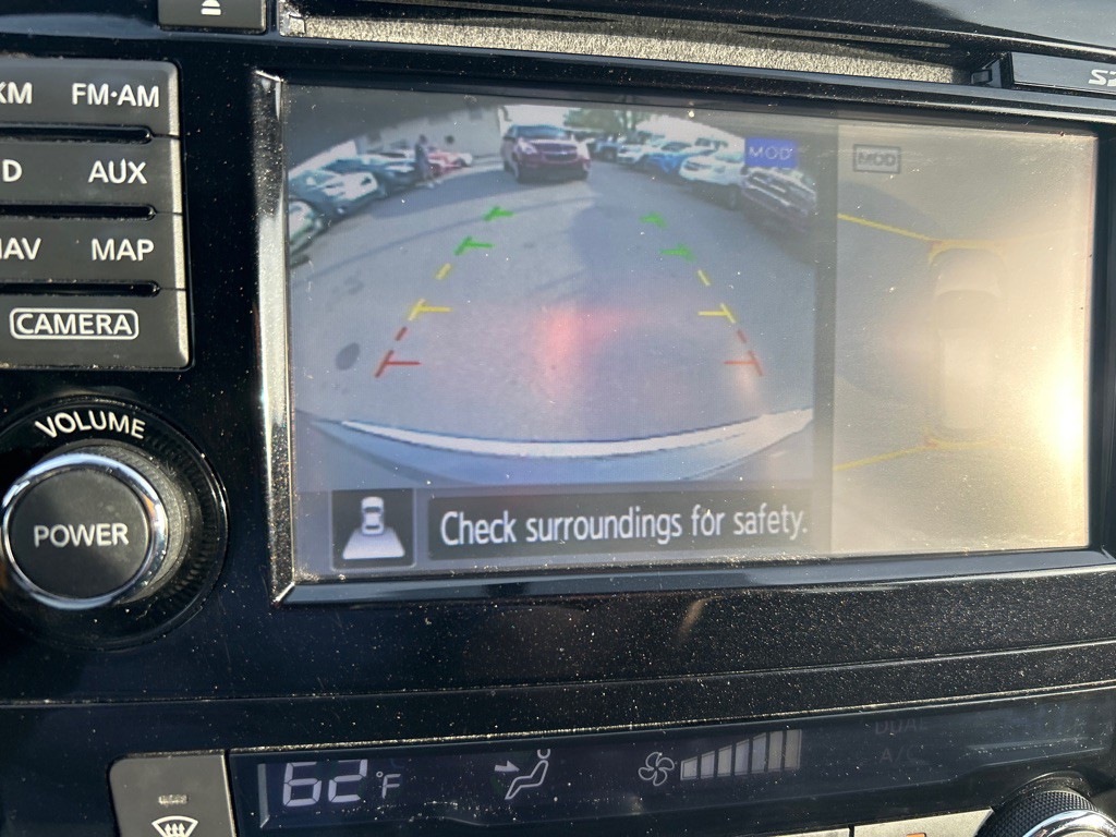 2016 Nissan Rogue Image 15