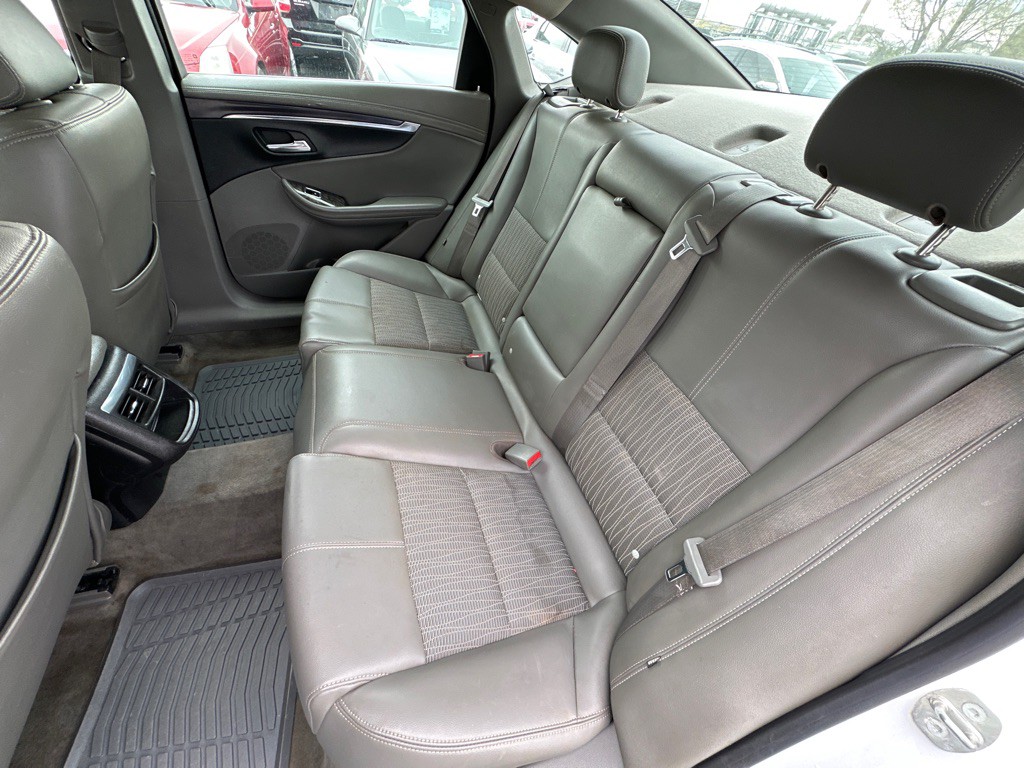 2015 Chevrolet Impala Image 13