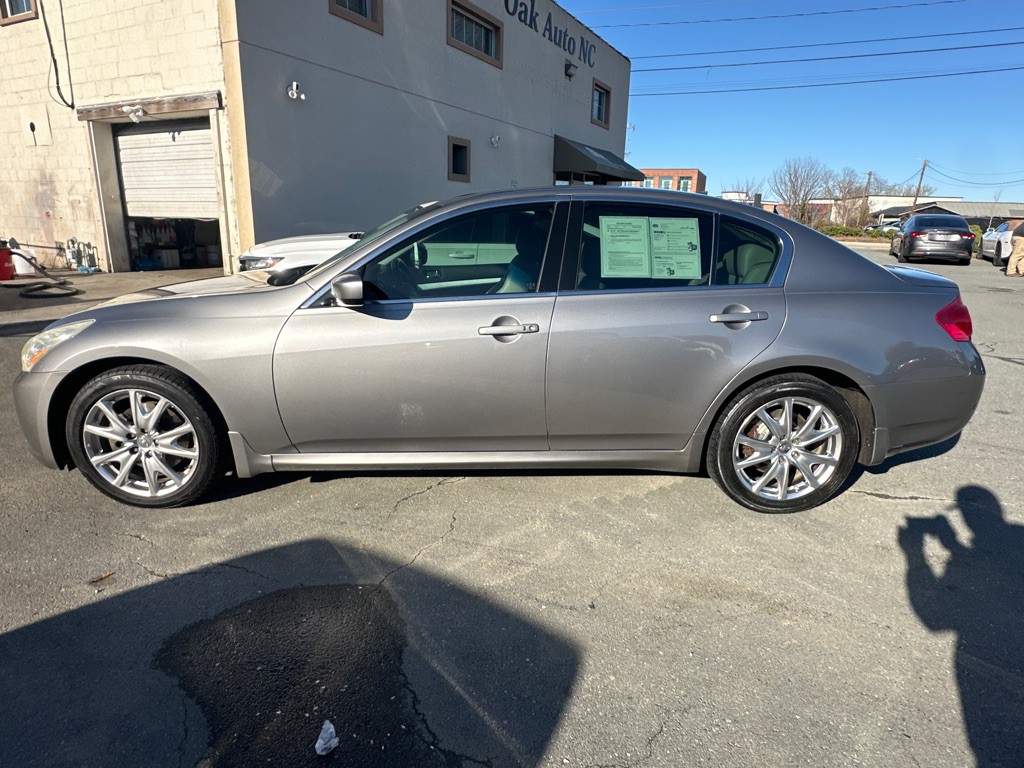 2009 INFINITI G37 Image 2