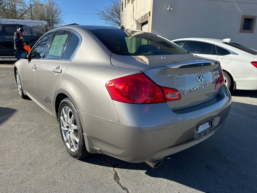 2009 INFINITI G37 Image 3