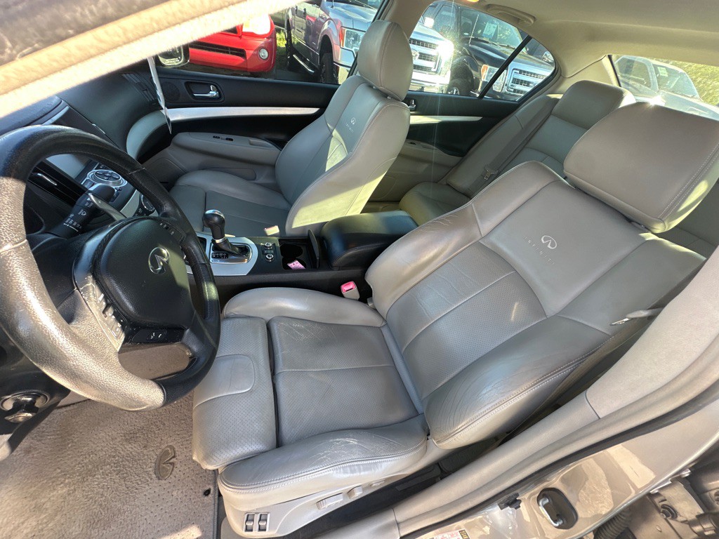 2009 INFINITI G37 Image 11