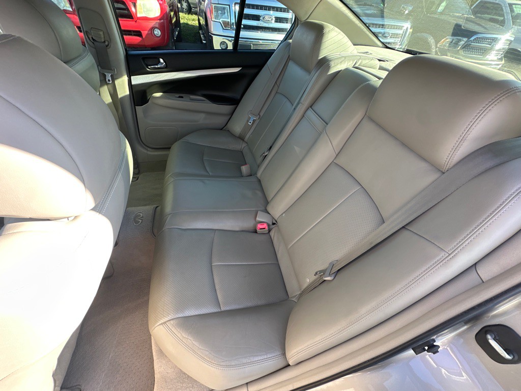 2009 INFINITI G37 Image 13