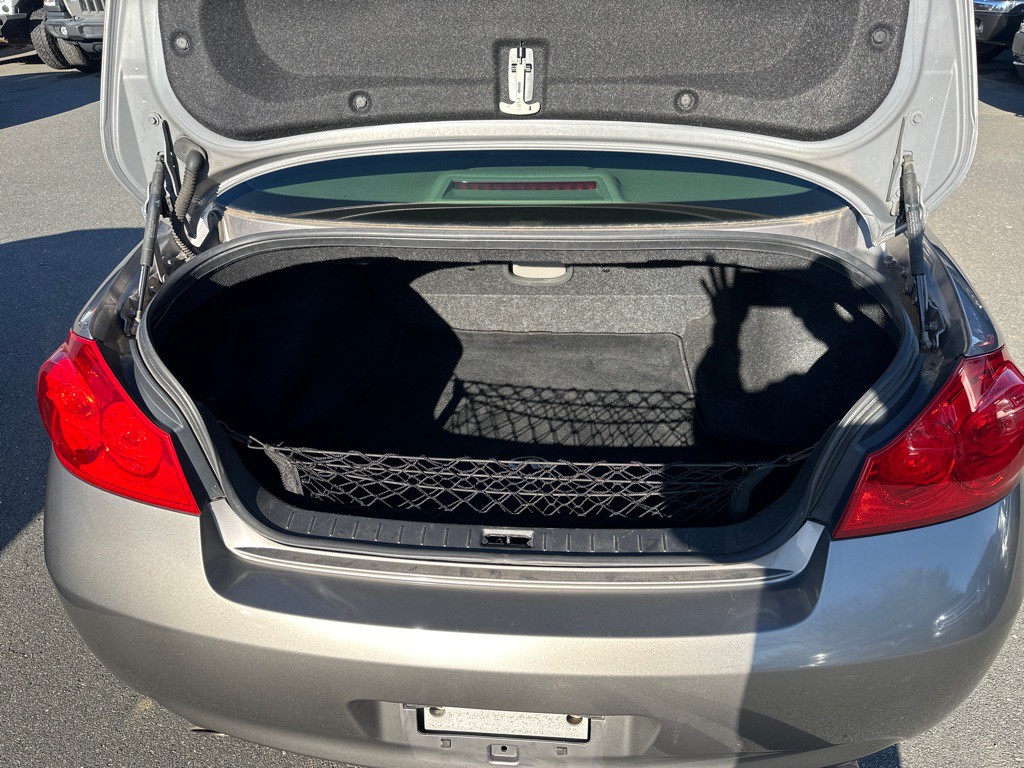 2009 INFINITI G37 Image 14