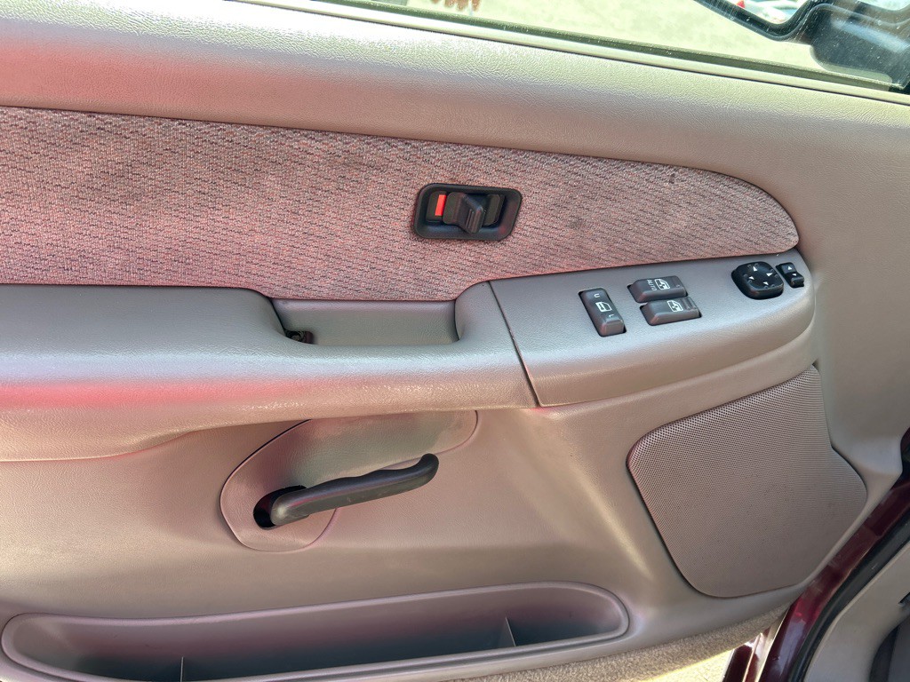 1999 GMC Sierra Image 10