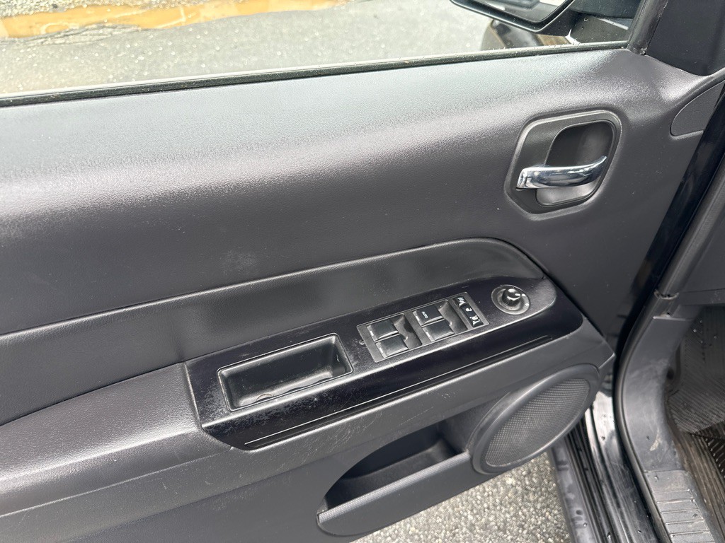 2017 Jeep Patriot Image 10