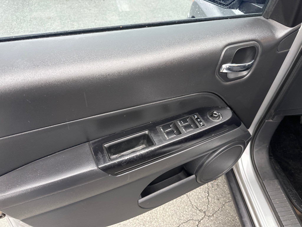 2016 Jeep Patriot Image 10