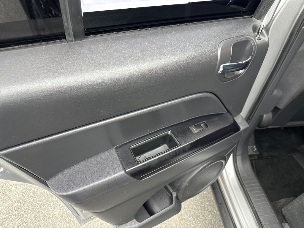 2016 Jeep Patriot Image 12