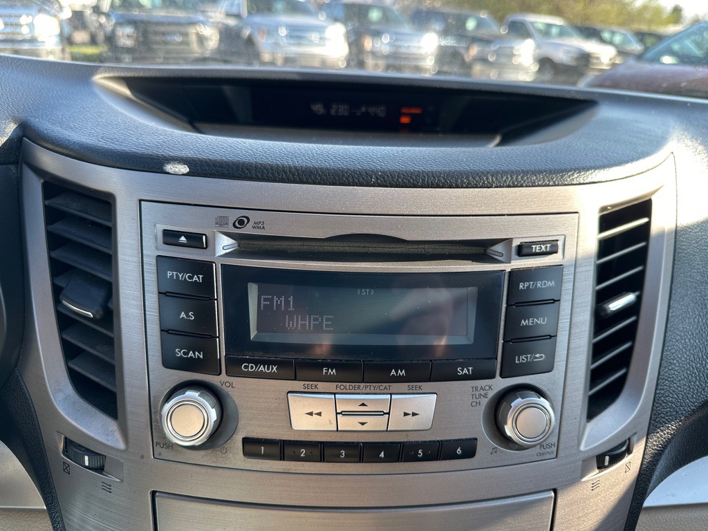 2012 Subaru Outback Image 17