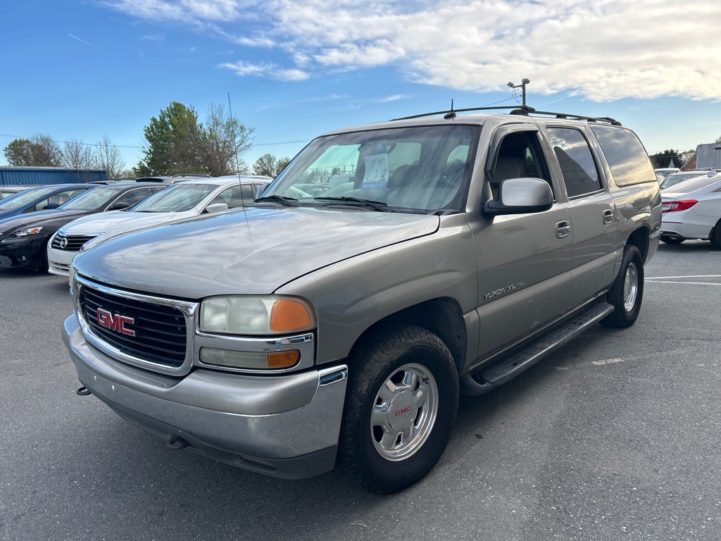 2002 GMC Yukon Image 1