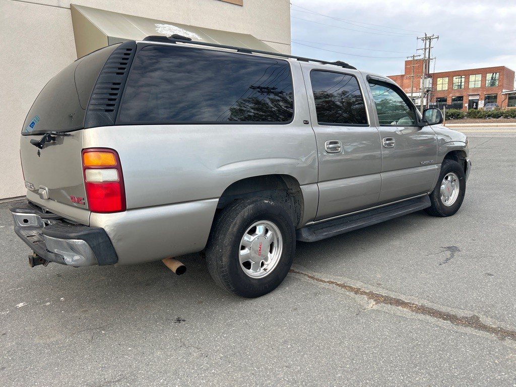 2002 GMC Yukon Image 5