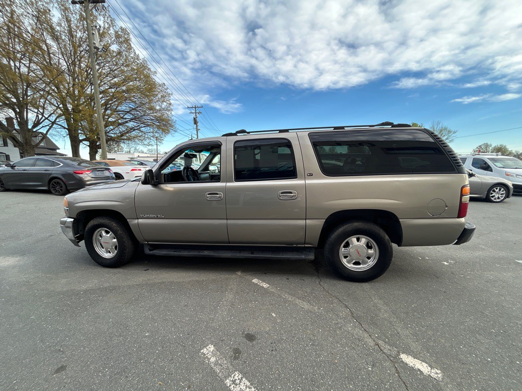 2002 GMC Yukon Image 8