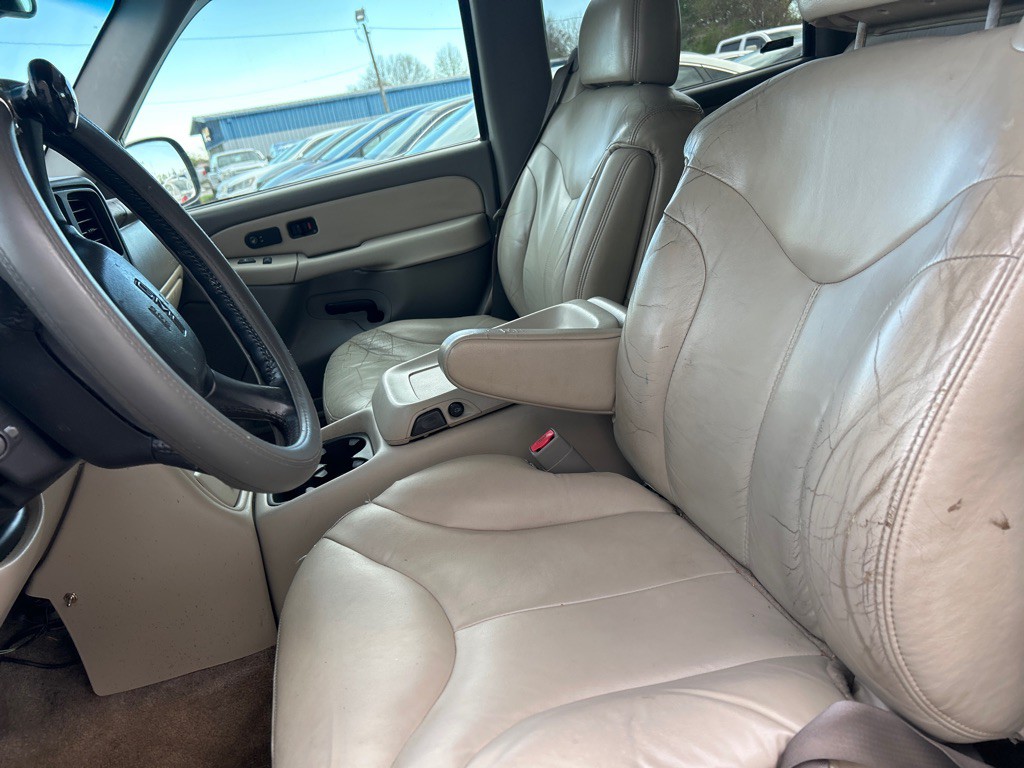 2002 GMC Yukon Image 11