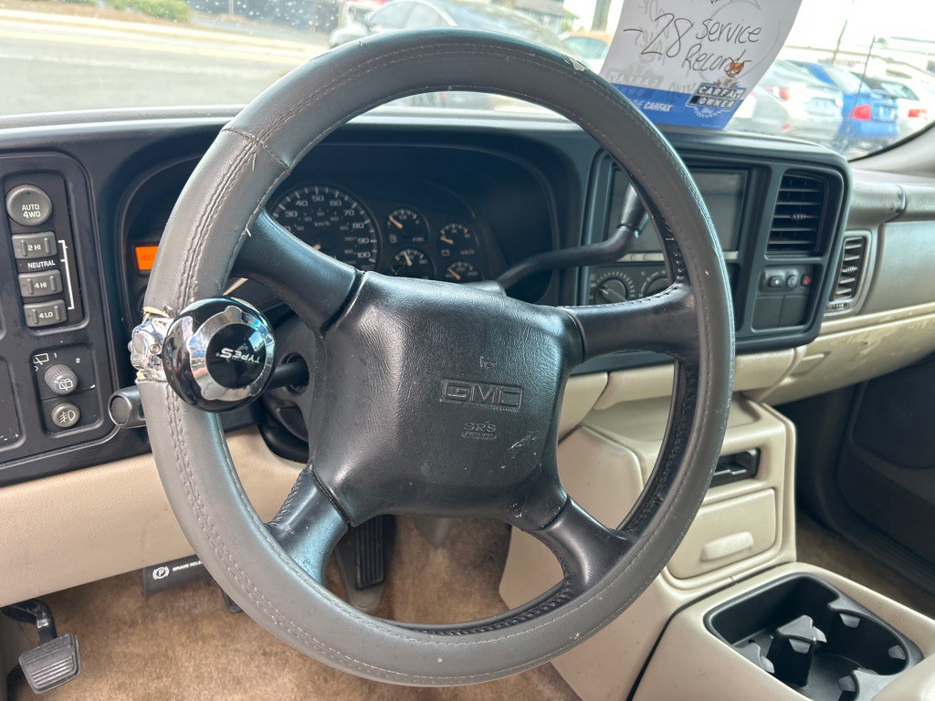 2002 GMC Yukon Image 14