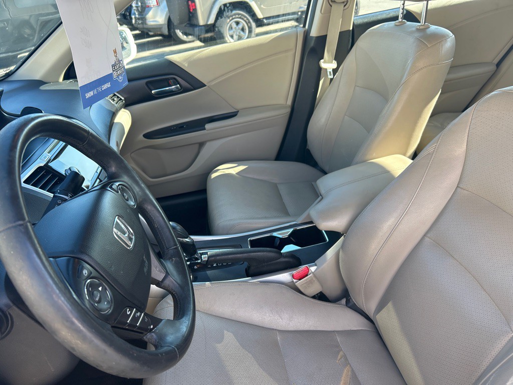 2015 Honda Accord Image 12