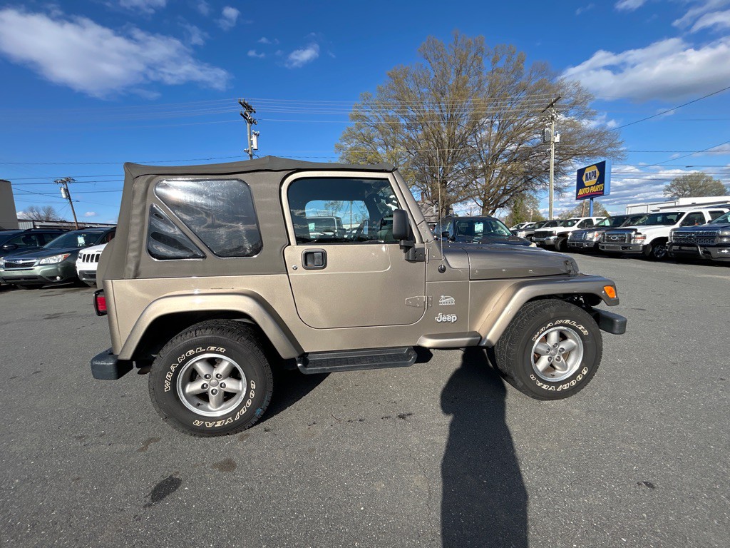 2004 Jeep Wrangler Image 4