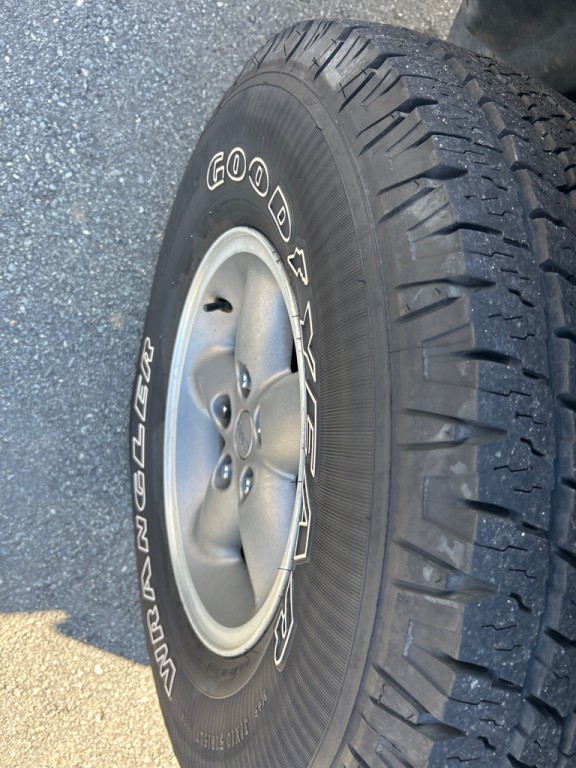 2004 Jeep Wrangler Image 10