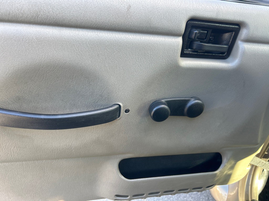 2004 Jeep Wrangler Image 11