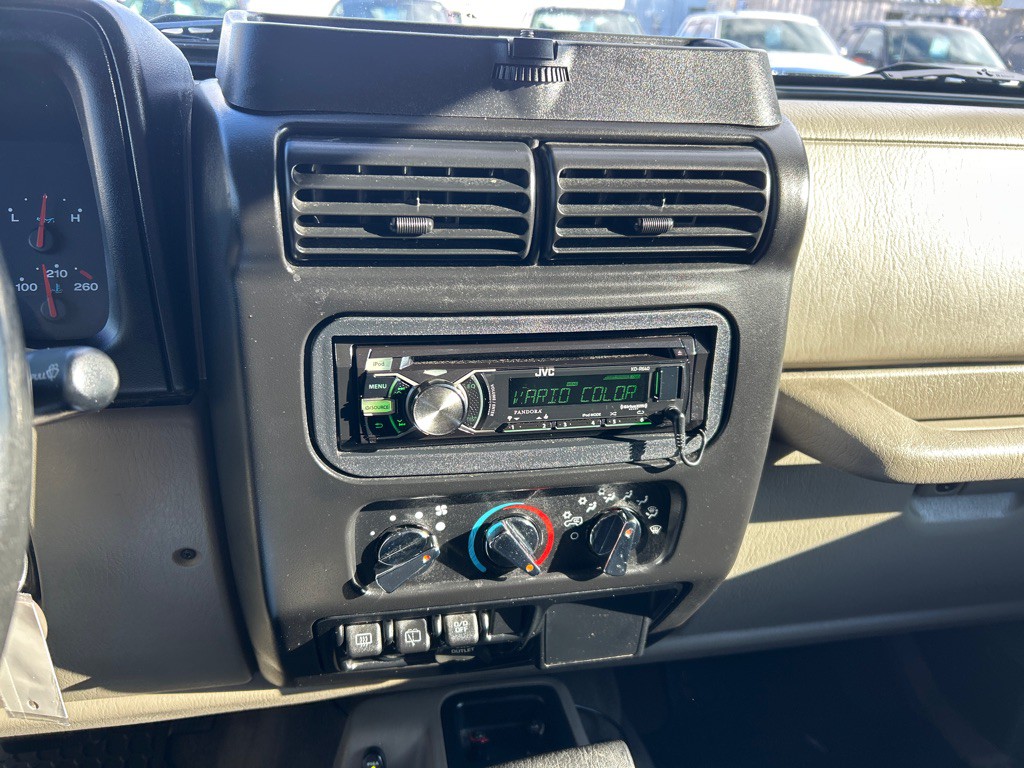 2004 Jeep Wrangler Image 14