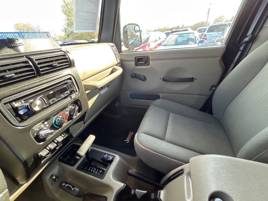 2004 Jeep Wrangler Image 18